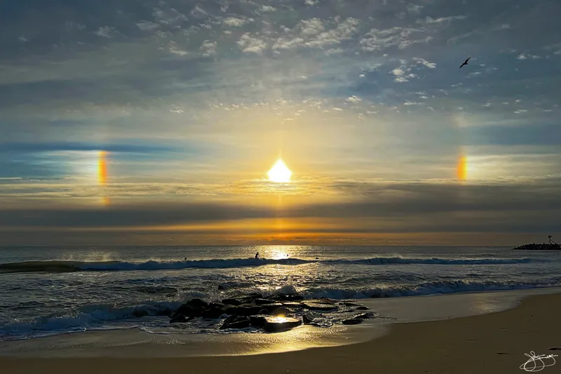 Sundog light show for the Surfers